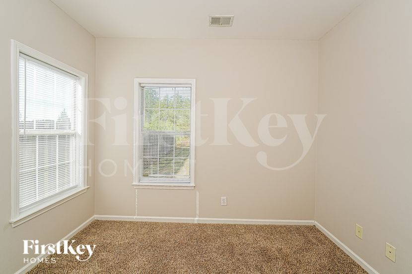 Building Photo - 417 Waterford Dr