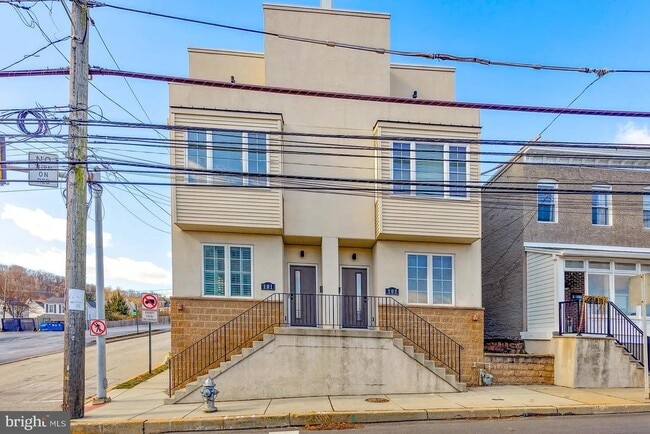 Building Photo - 103 Front St