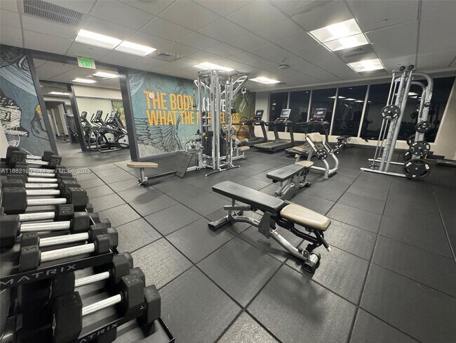 Building Photo - 1750 N Bayshore Dr