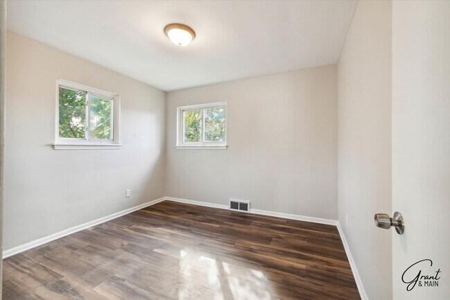 Building Photo - 15470/15472 Greenfield - Vibe Real Estate Investments LLC