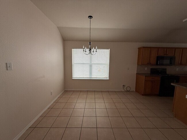 Building Photo - 2224 Hummingbird Way