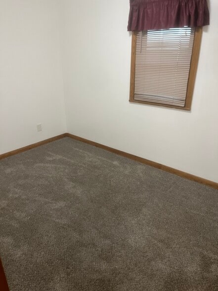 Building Photo - 2241 Fairmount Pky