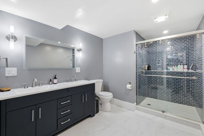 Building Photo - 59 Merrimack Meadows Ln