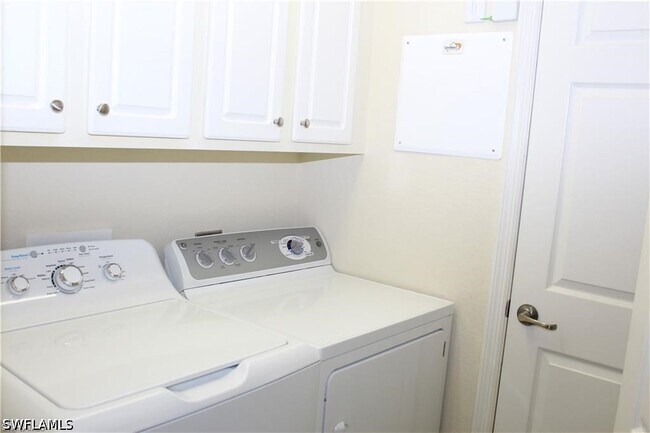 Building Photo - 10542 Smoke House Bay Dr