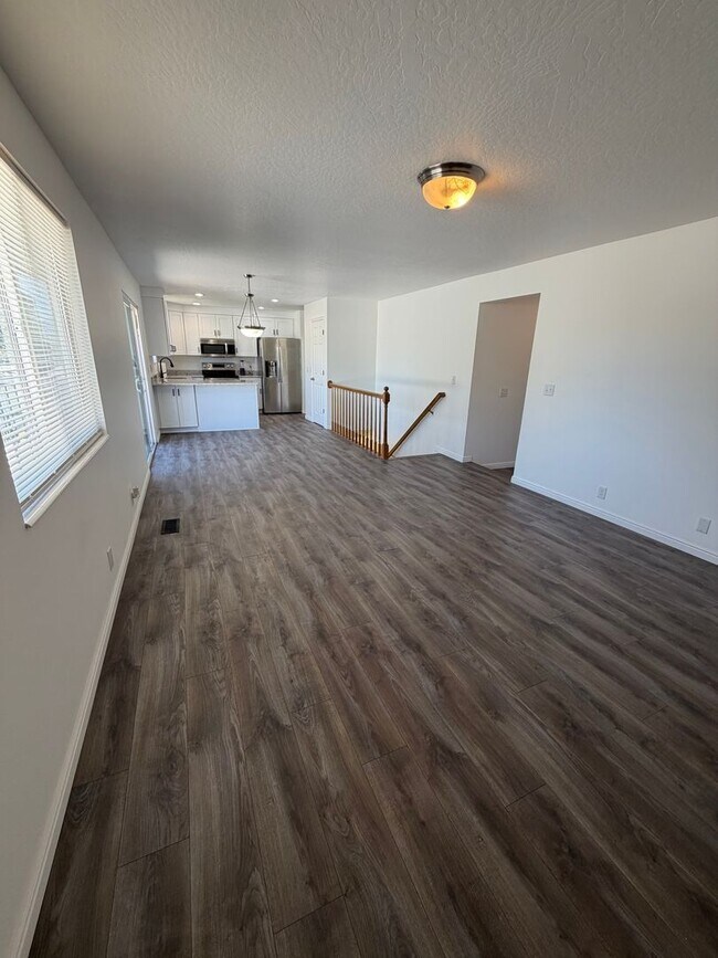 Building Photo - Gorgeous South Jordan Home!!!