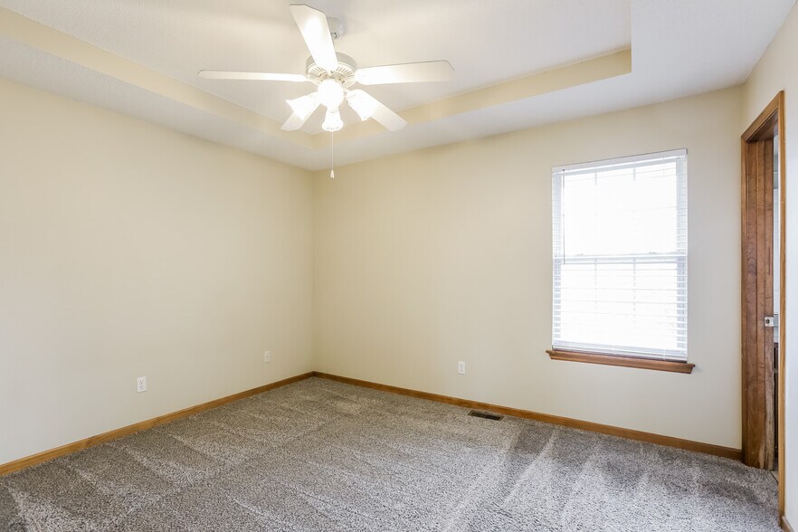 Building Photo - 328 Shenandoah Dr