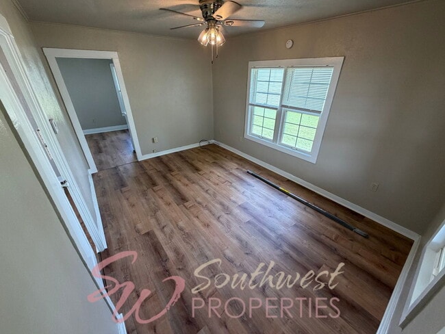 Building Photo - Charming Newly Remodeled 1 Bed / 1 Bath with Spa-Like Bathroom
