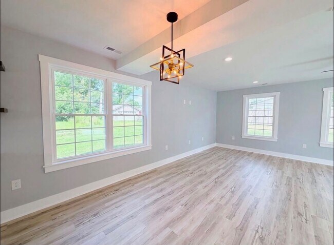 Building Photo - 80 Wooded Ridge Dr