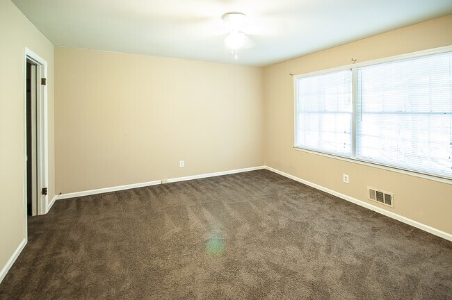 Building Photo - 4682 Sharon Valley Ct