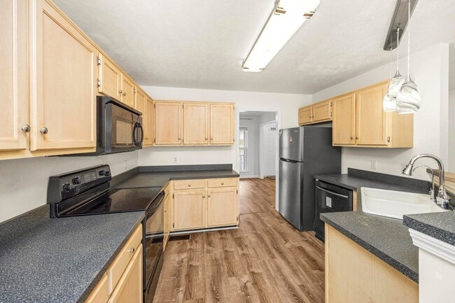 Building Photo - 7028 Sugarplum Rd