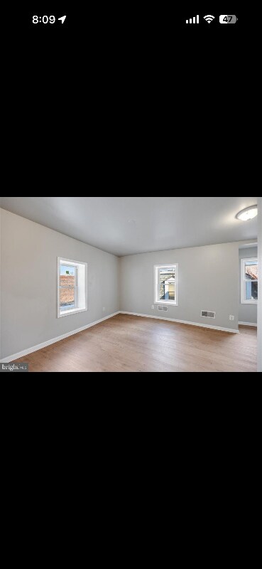 Building Photo - 109 W Logan St