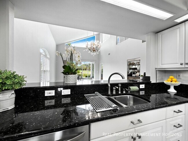Building Photo - 8737 Pebble Creek Ln