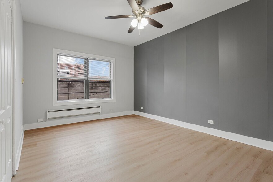 Building Photo - 4549 N Malden St