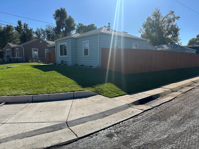 Building Photo - Sunnyside Charmer with Garage & Private Yard