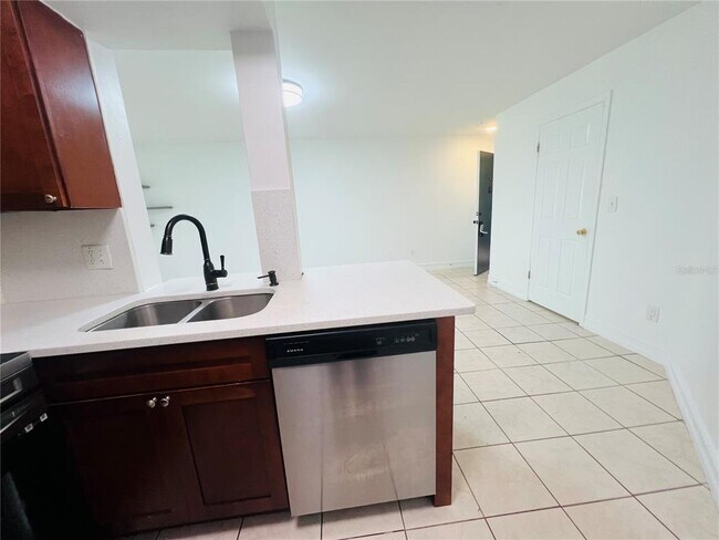 Building Photo - 3941 Atrium Dr