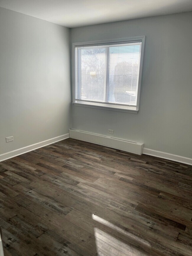 Building Photo - 287 8th St