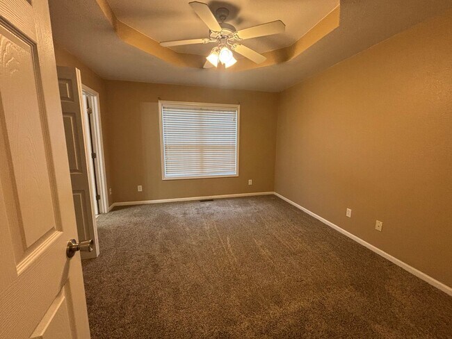 Building Photo - Beautiful 3 Bed • 3 Bath Split-Level Home — Lake Ozark, MO