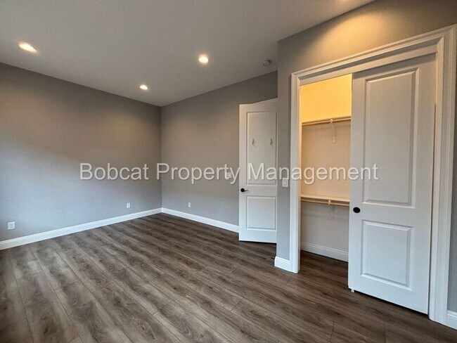 Building Photo - 3108 Cambria Lp