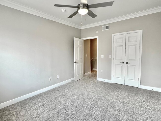 Building Photo - 15200 Memorial Dr