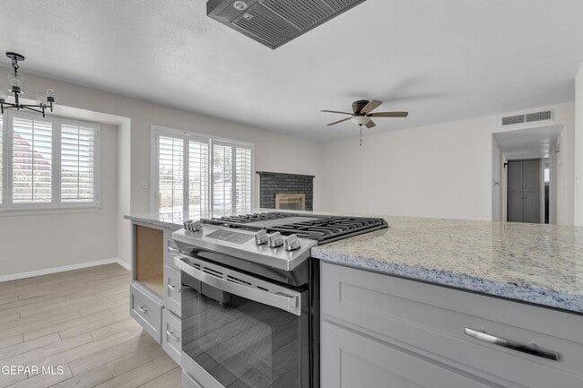 Building Photo - 10516 Cuesta Brava Ln