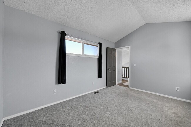 Building Photo - $1,995.95 - 3 Bedrooms, 2 Bathrooms, Single Family Home with Fenced Yard!