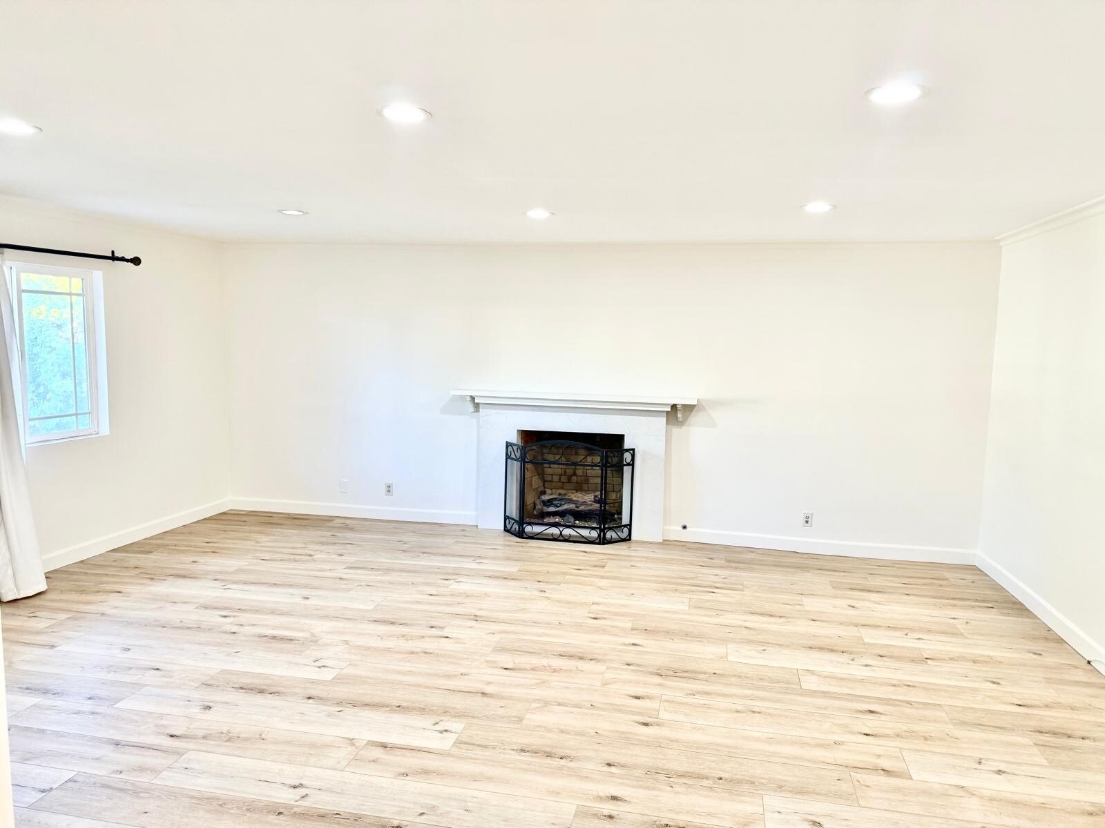 Building Photo - 2121 Mignon Way