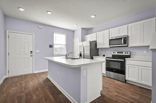 Building Photo - 85 Elmhurst Ln