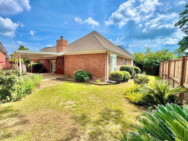 Building Photo - 113 River Chase Ct