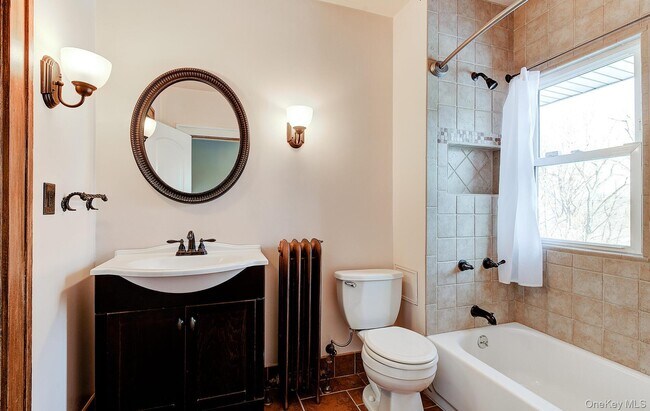 Building Photo - 256 Nassau Rd