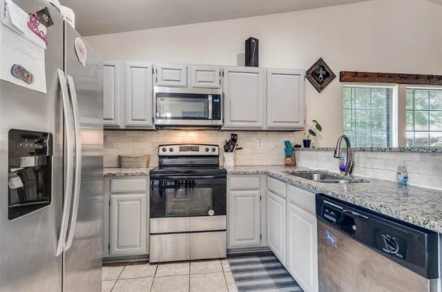 Building Photo - 3499 Longview Dr