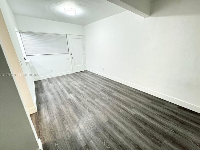 Building Photo - 7435 Byron Ave