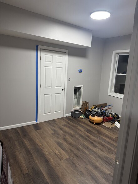 Building Photo - 995 Campbell Ave