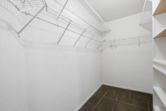 Building Photo - Exquisite 5-bed, 3-bath home w/ spacious 3-car garage offers luxurious living & effortless entert...