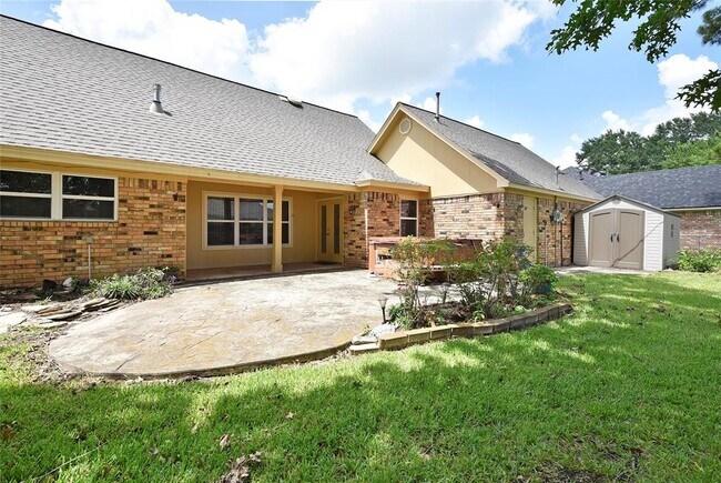 Building Photo - 1811 Laurel Oaks Dr