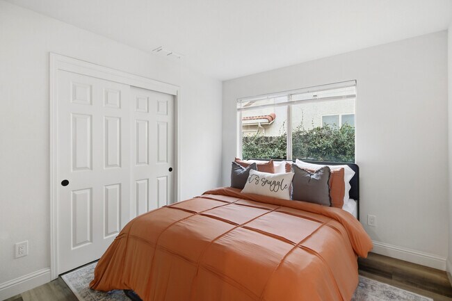 Building Photo - 2559 Du Bois Dr