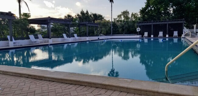 Bayport Pool - 843 Bayport Way