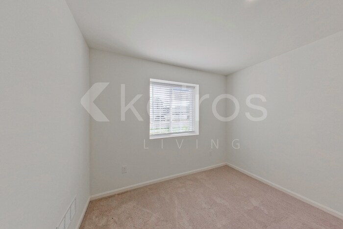 Building Photo - 285 Gaston Cir