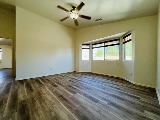 Building Photo - "Charming 3-Bedroom Oasis with 2 Full Baths in Buckeye - 1574 Sq Ft of Comfort!"