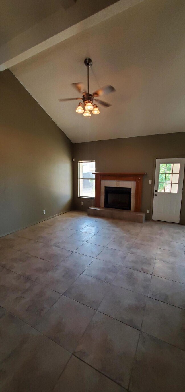 Building Photo - 12525 Tierra Cuervo Dr