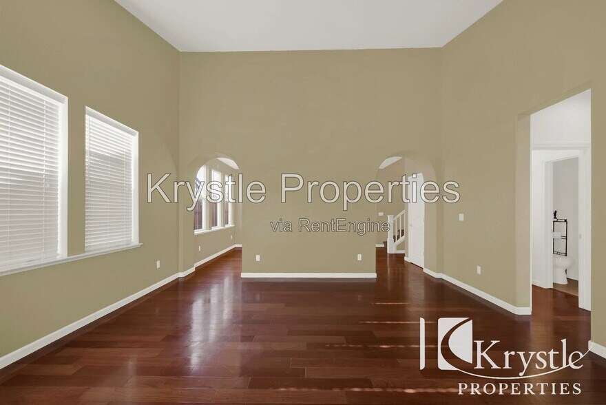 Building Photo - 625 Purple Martin Dr