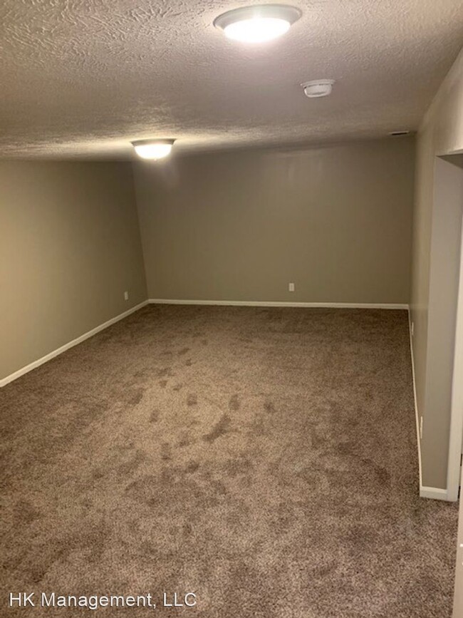 Building Photo - 4 br, 4 bath House - 1051 N 170th Ave
