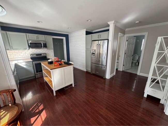 Building Photo - 1533 Harle Ave NW