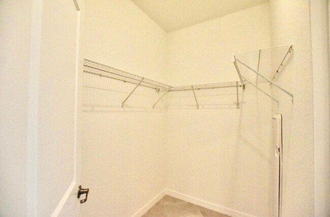 Building Photo - ***BEAUTIFUL - ANNUAL RENTAL***NEWER CONST...