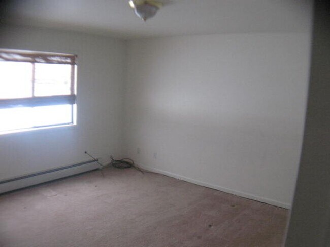 Building Photo - 127 W Cokedale Dr