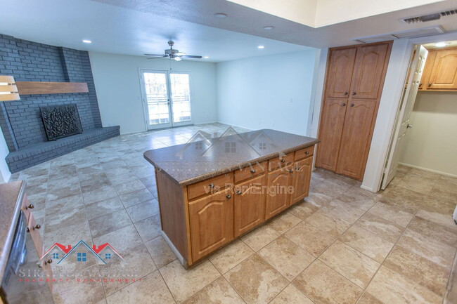 Building Photo - 5513 E Terry Dr