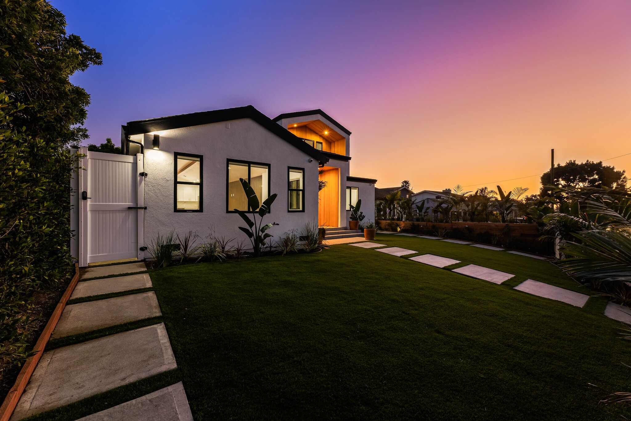 Building Photo - 212 W 64th St