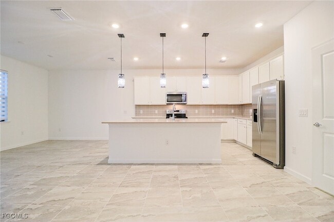 Building Photo - 3744 Passion Vine Dr