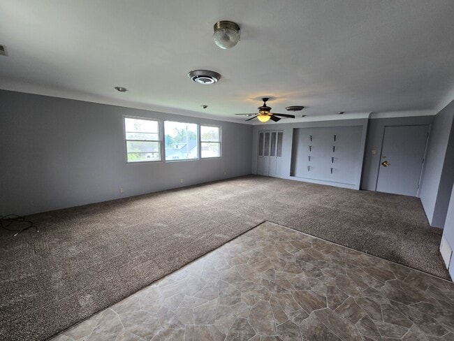 Building Photo - 4521 Rushmore Dr NE
