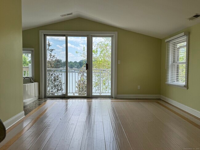 Building Photo - 764 Quinnipiac Ave