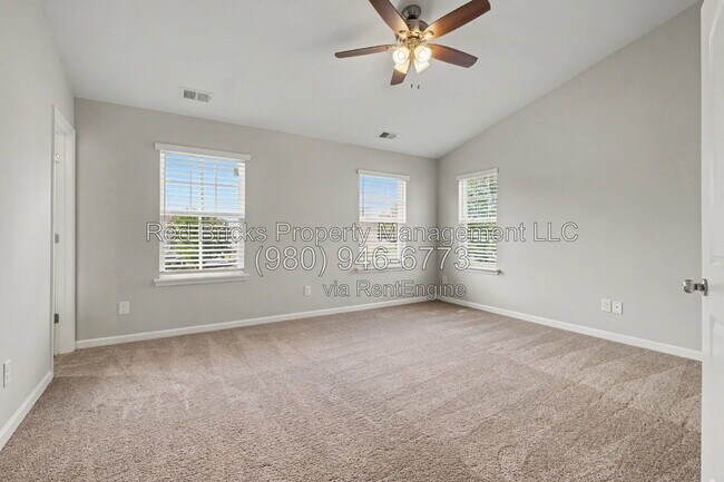 Building Photo - 10448 Benfield Rd
